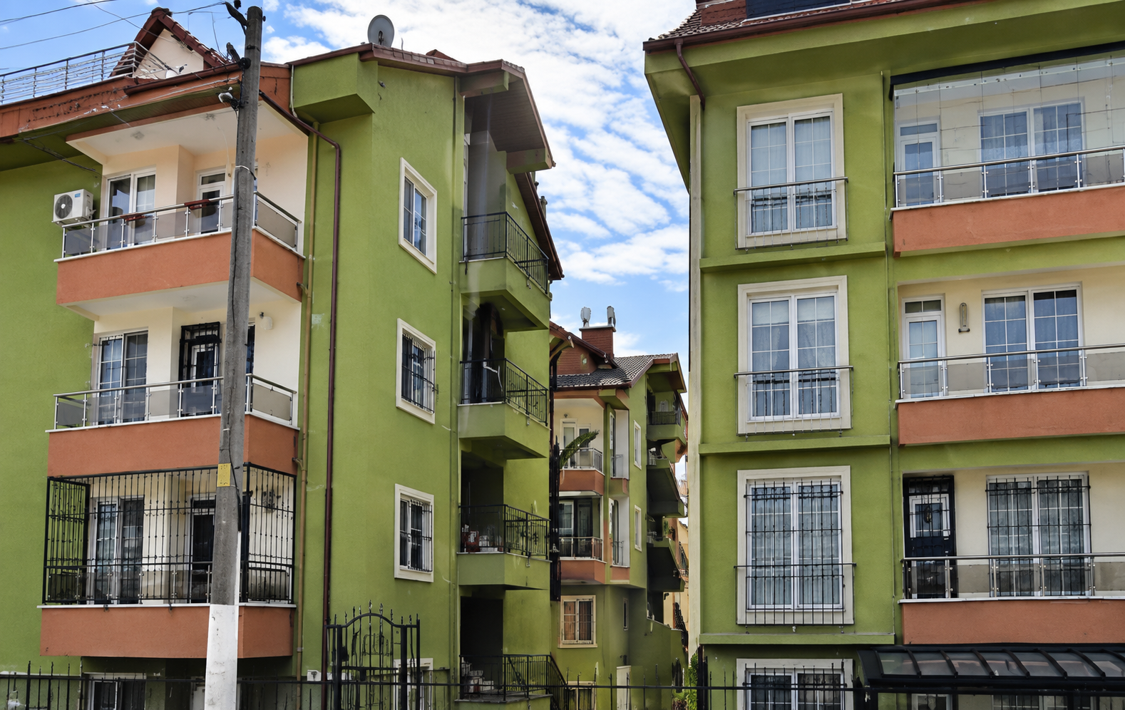 Plajyolu Erdağı Sitesi — bloklar arası